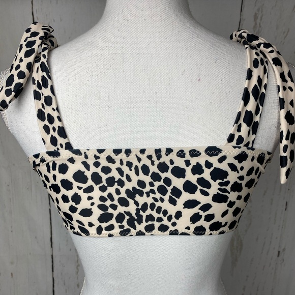 Bikini - Picture 3 of 8